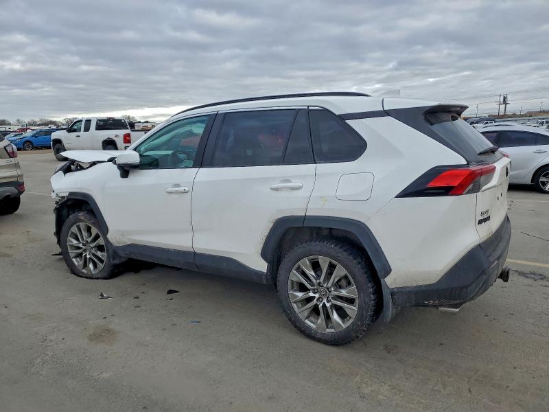 Фото 2 - TOYOTA RAV4