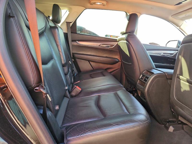 Фото 11 - CADILLAC XT5