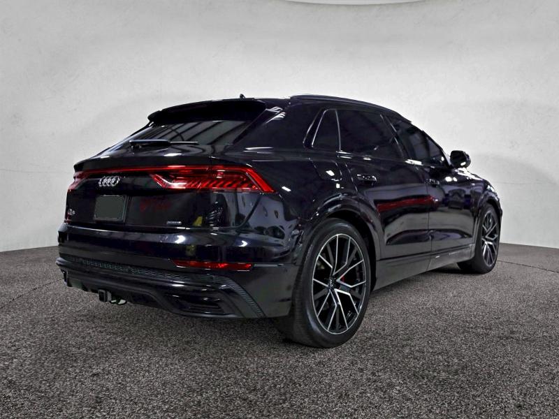 Фото 4 - AUDI Q8