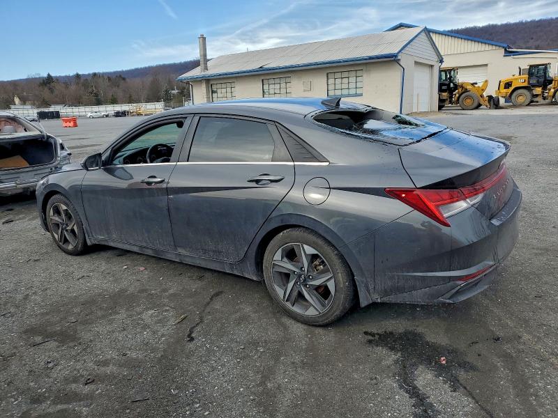 Фото 2 - HYUNDAI ELANTRA