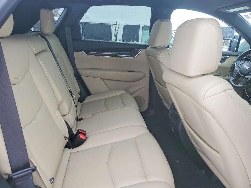 Фото 11 - CADILLAC XT5