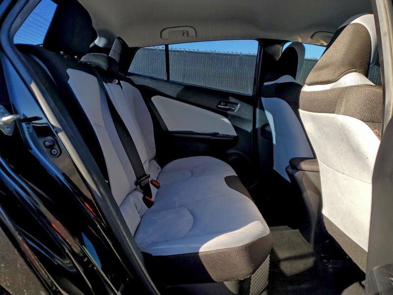 Фото 10 - TOYOTA PRIUS