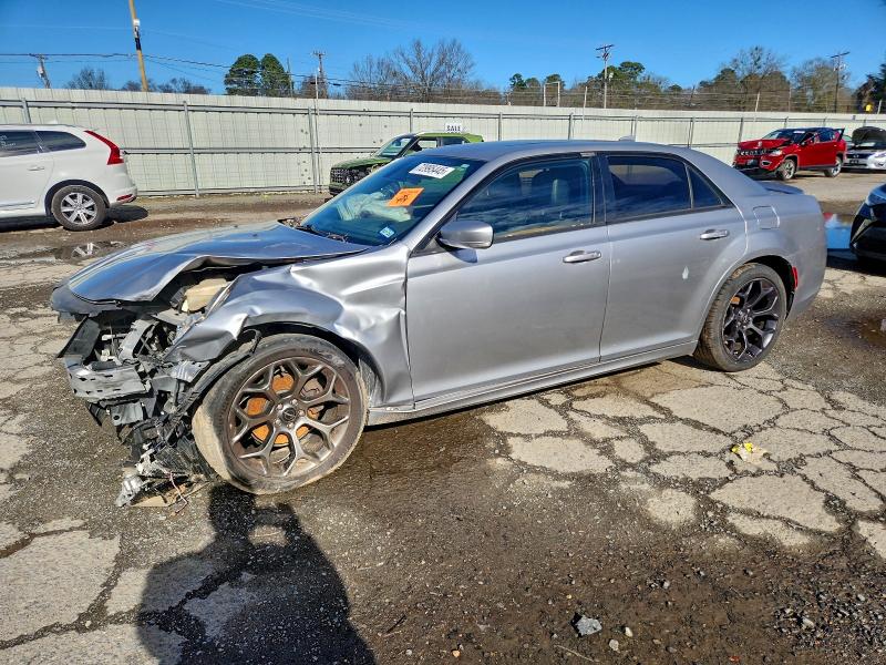 Фото 1 - CHRYSLER 300