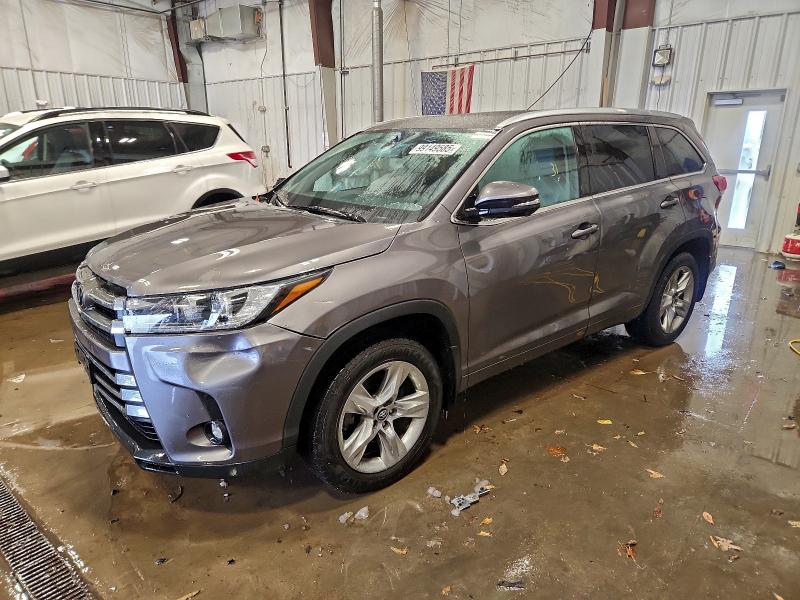 Фото 1 - TOYOTA HIGHLANDER