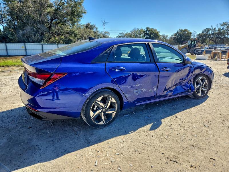 Фото 3 - HYUNDAI ELANTRA