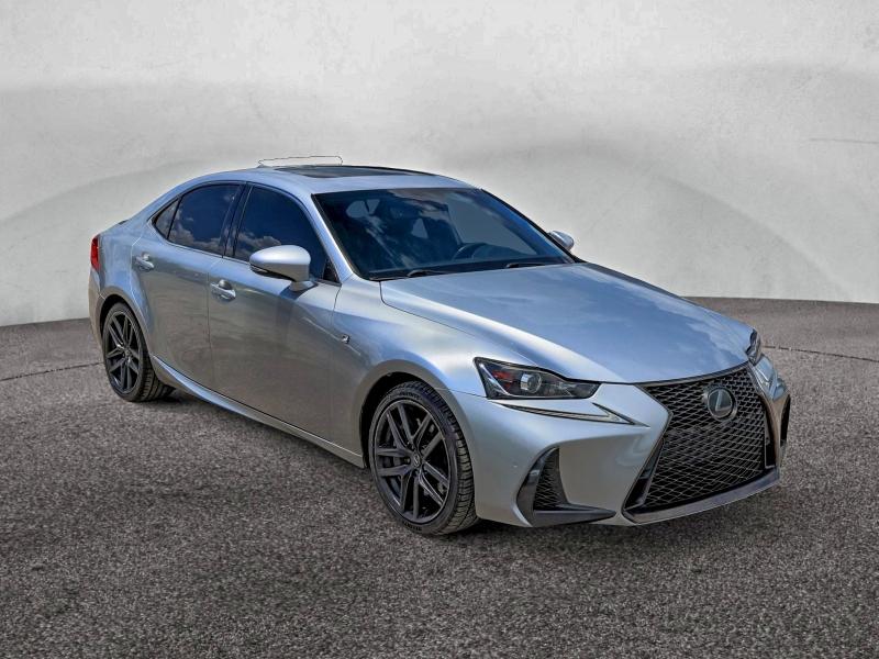 Фото 1 - LEXUS IS