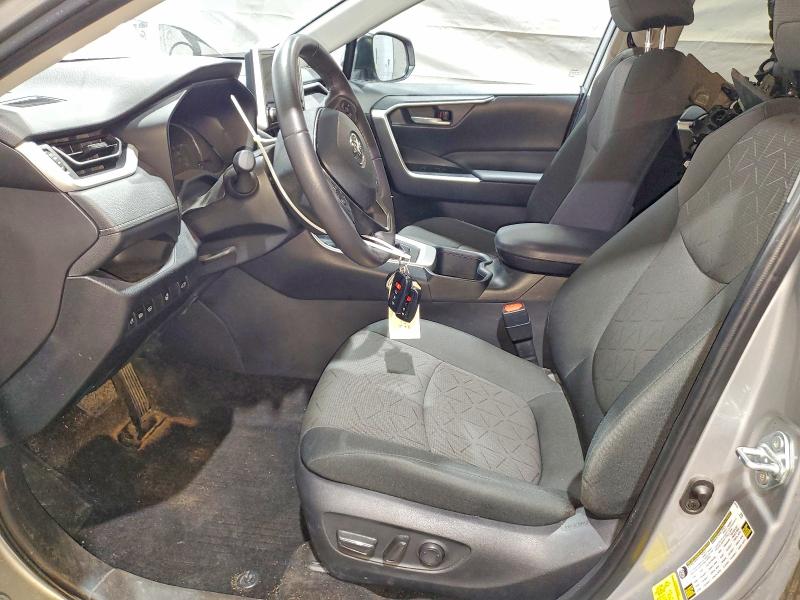 Фото 7 - TOYOTA RAV4