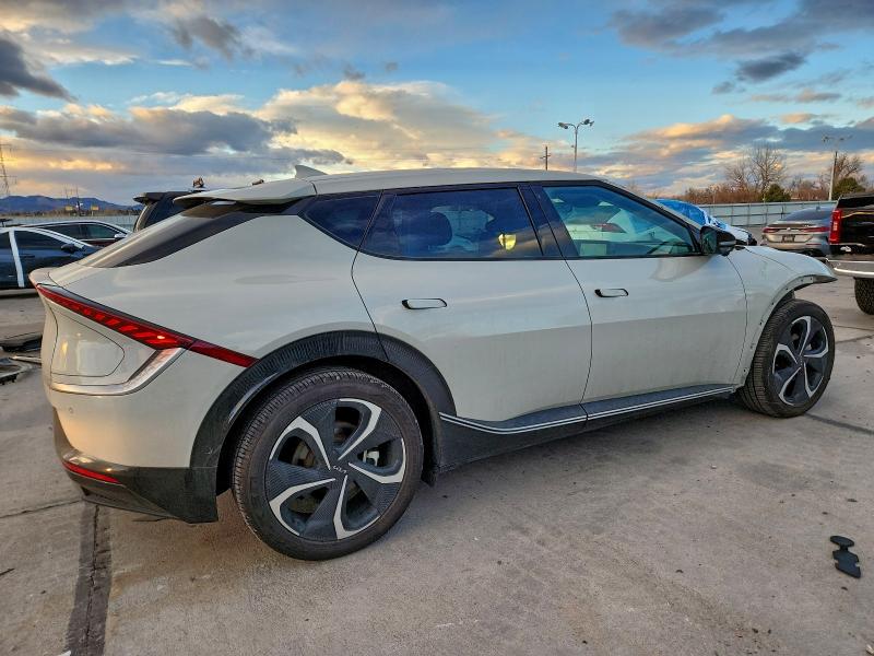 Фото 3 - KIA EV6 LIGHT