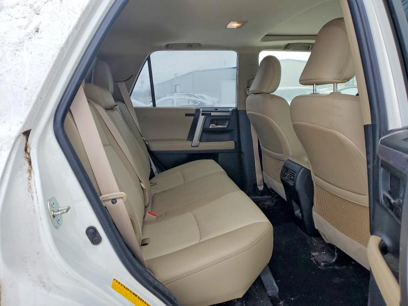 Фото 11 - TOYOTA 4RUNNER