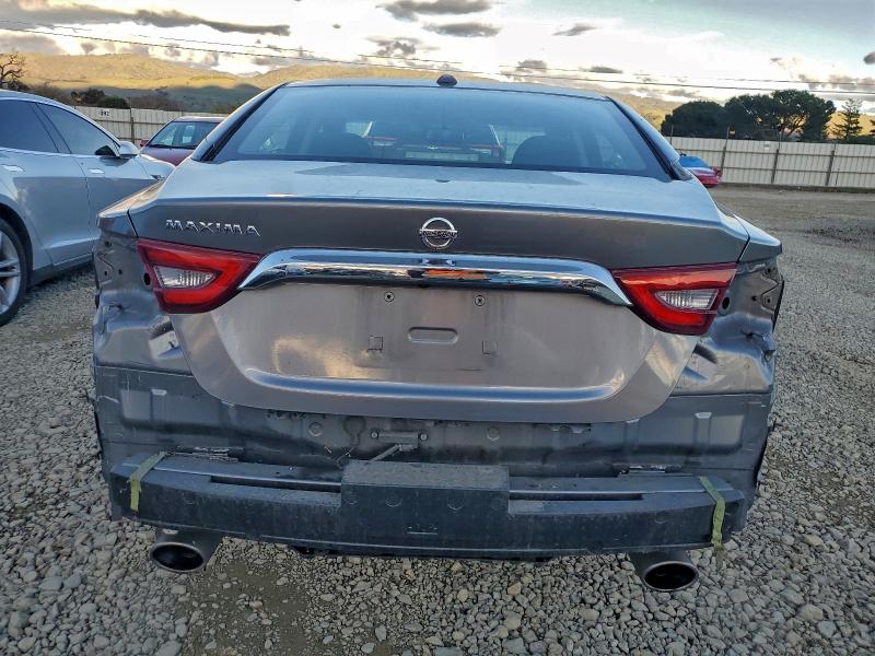 Фото 6 - NISSAN MAXIMA