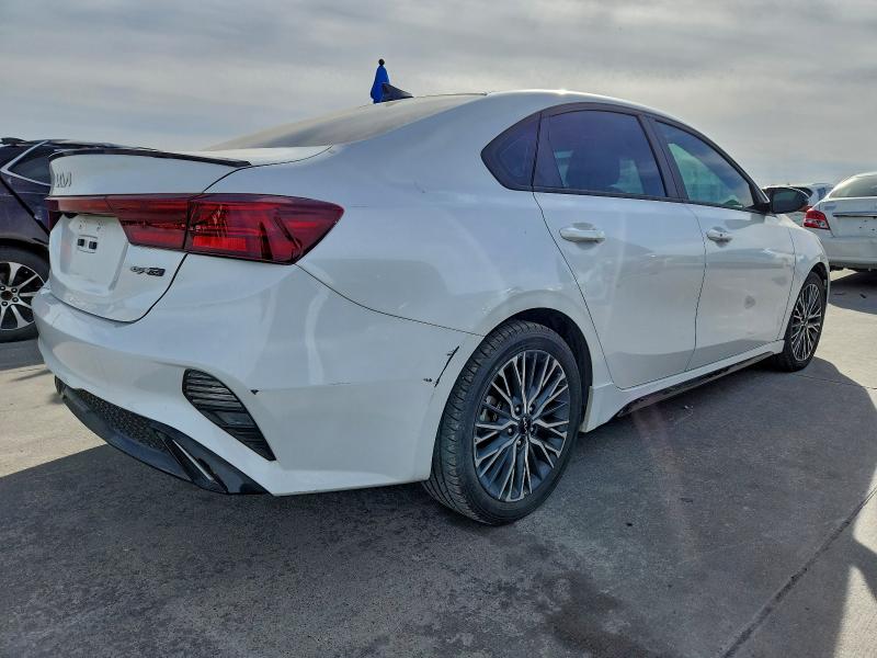 Фото 3 - KIA FORTE