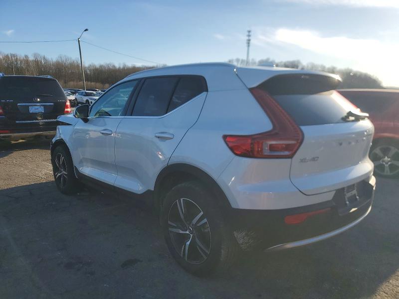 VOLVO XC40 CORE 2025 VIN YV4L12UJ5S2576566