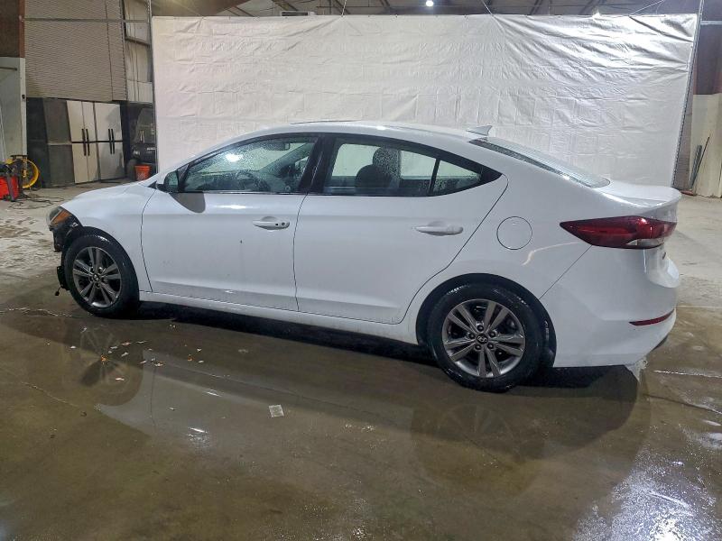 Фото 2 - HYUNDAI ELANTRA