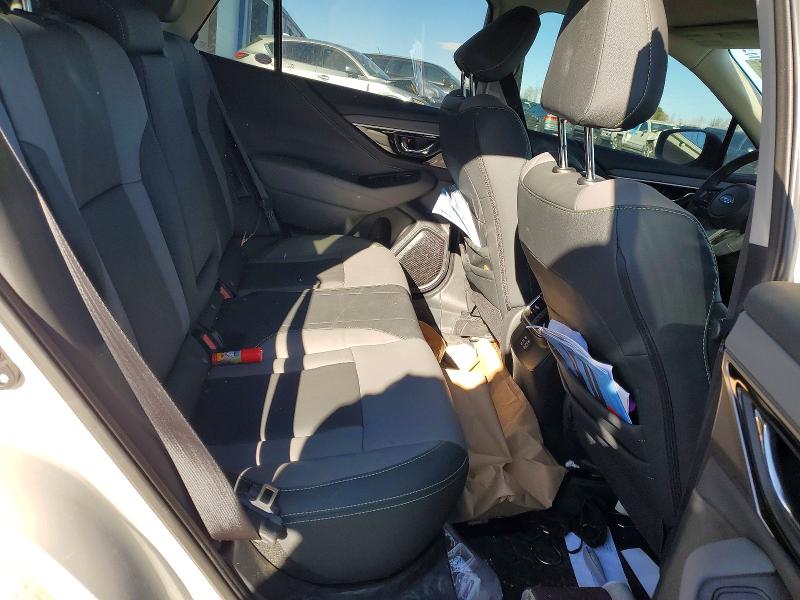 Фото 10 - SUBARU OUTBACK