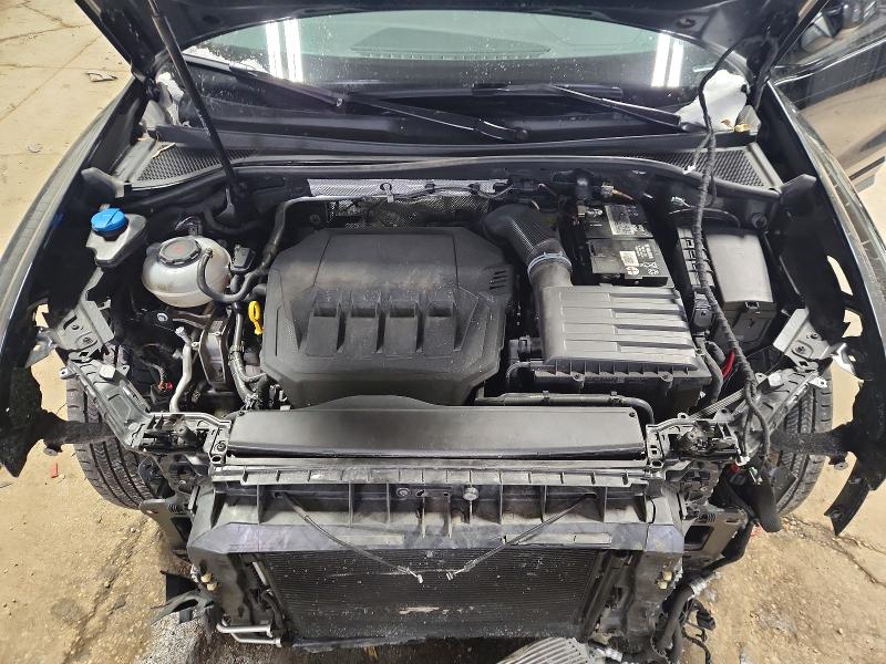 Фото 12 - AUDI Q3