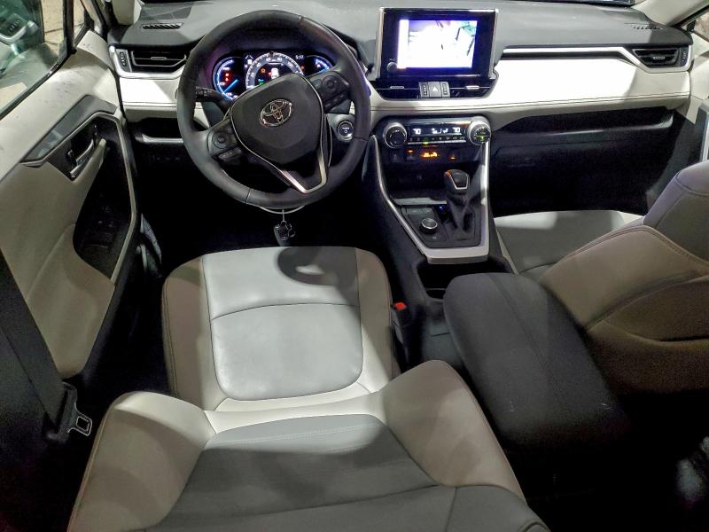 Фото 8 - TOYOTA RAV4