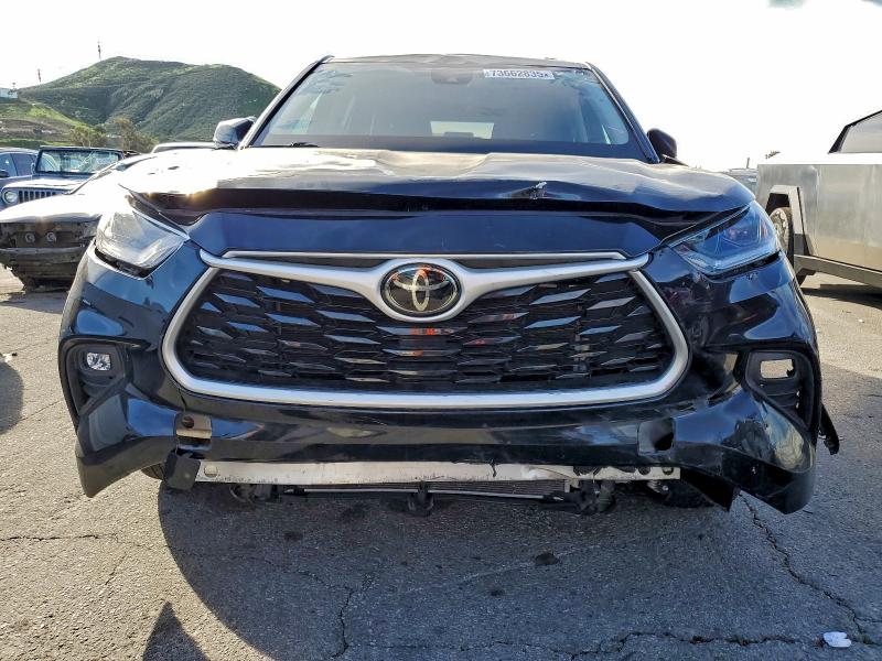 Фото 5 - TOYOTA HIGHLANDER