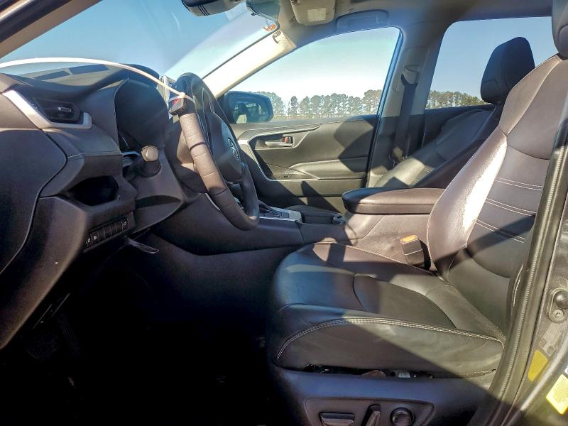 Фото 7 - TOYOTA RAV4