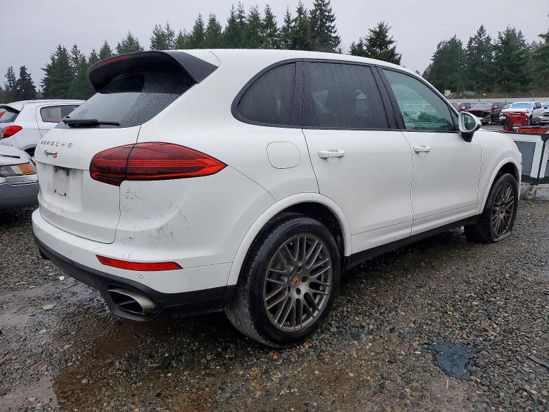 2017 PORSCHE CAYENNE