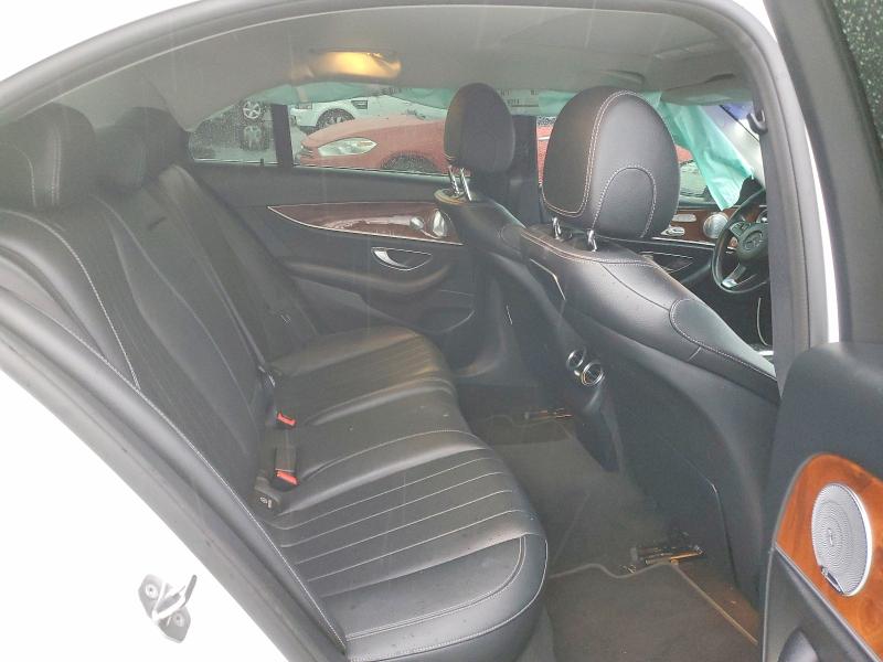 Фото 10 - MERCEDES-BENZ E-CLASS