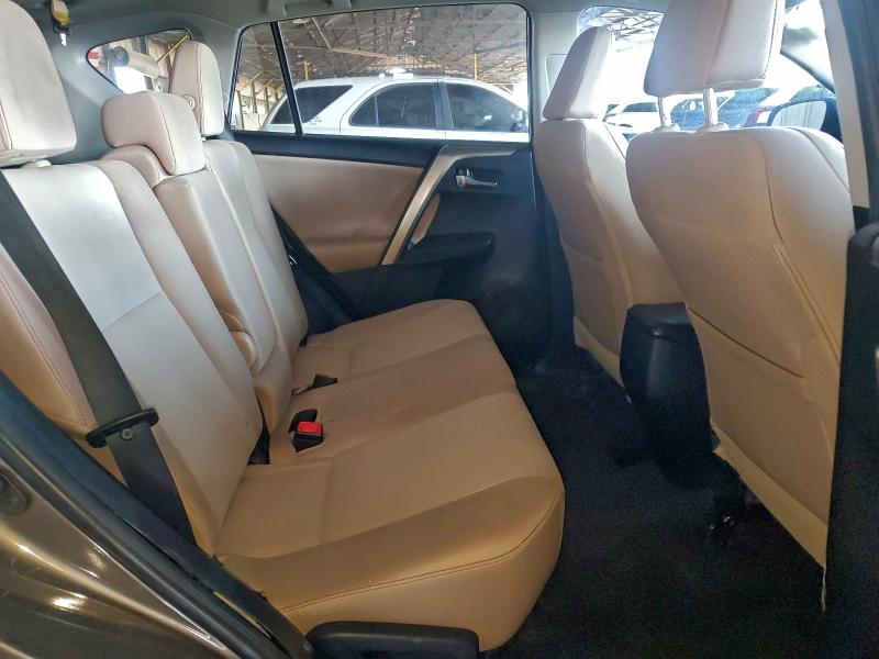 Фото 10 - TOYOTA RAV4