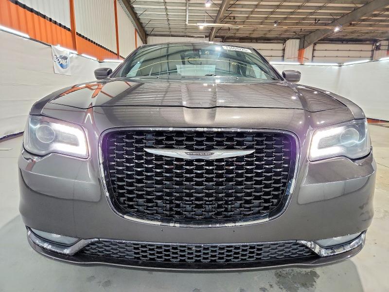 Фото 5 - CHRYSLER 300