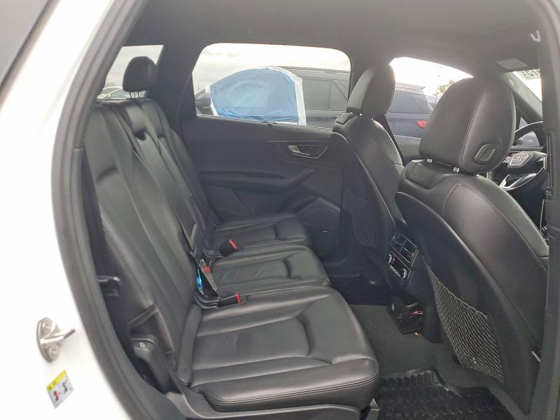 Фото 11 - AUDI Q7