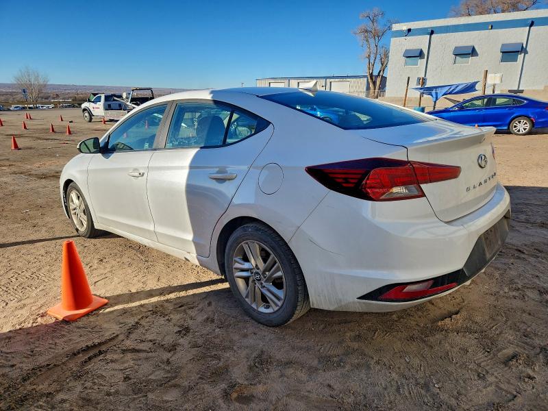 Фото 2 - HYUNDAI ELANTRA