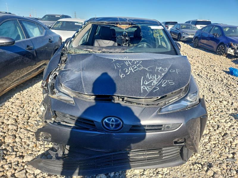 Фото 5 - TOYOTA PRIUS