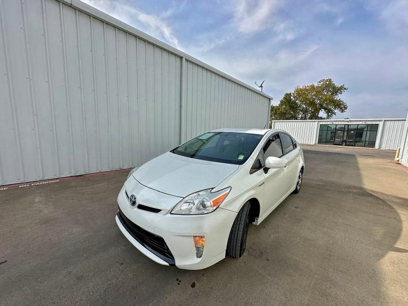 Фото 2 - TOYOTA PRIUS