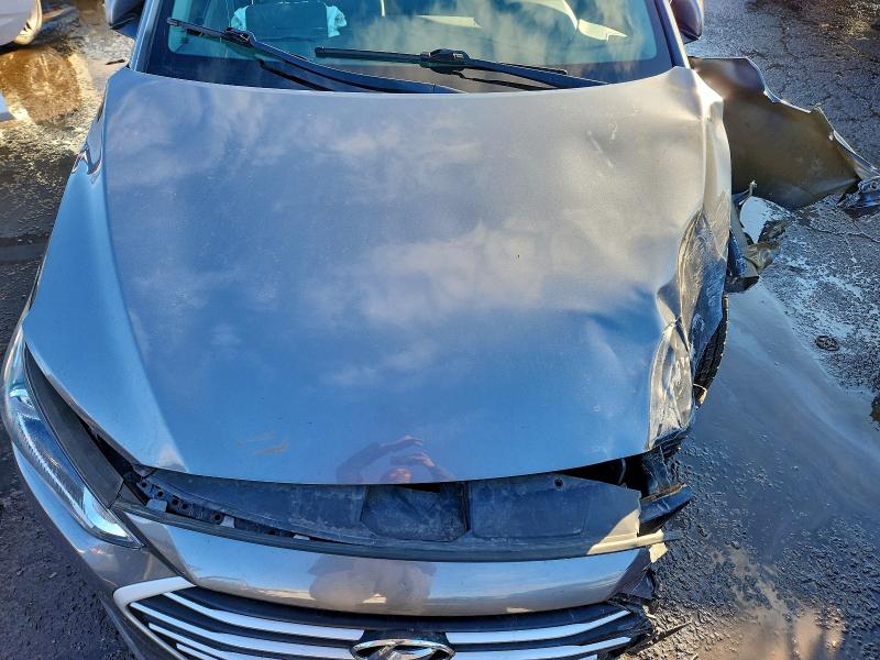 Фото 11 - HYUNDAI ELANTRA