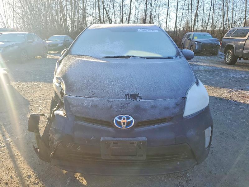 Фото 5 - TOYOTA PRIUS