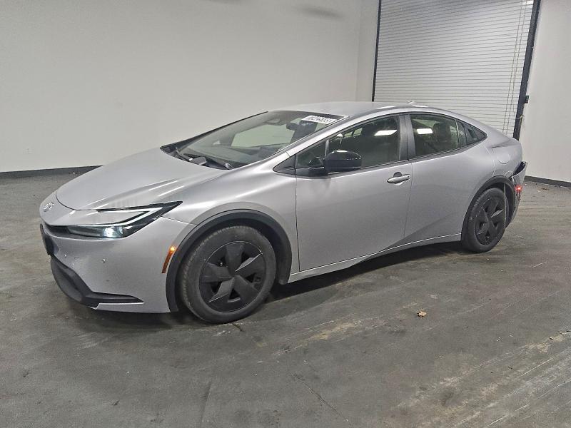 Фото 1 - TOYOTA PRIUS