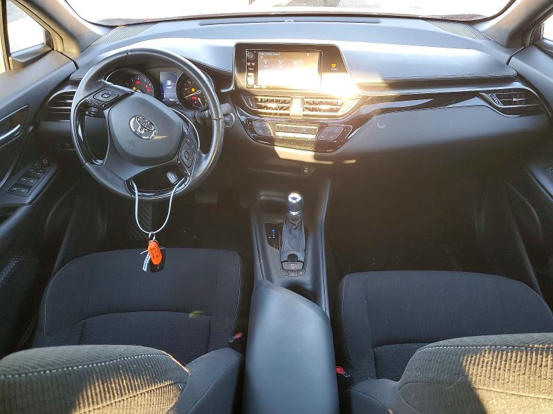 Фото 8 - TOYOTA C-HR