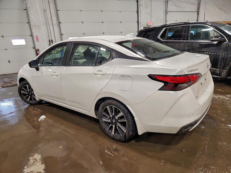 Фото 2 - NISSAN VERSA