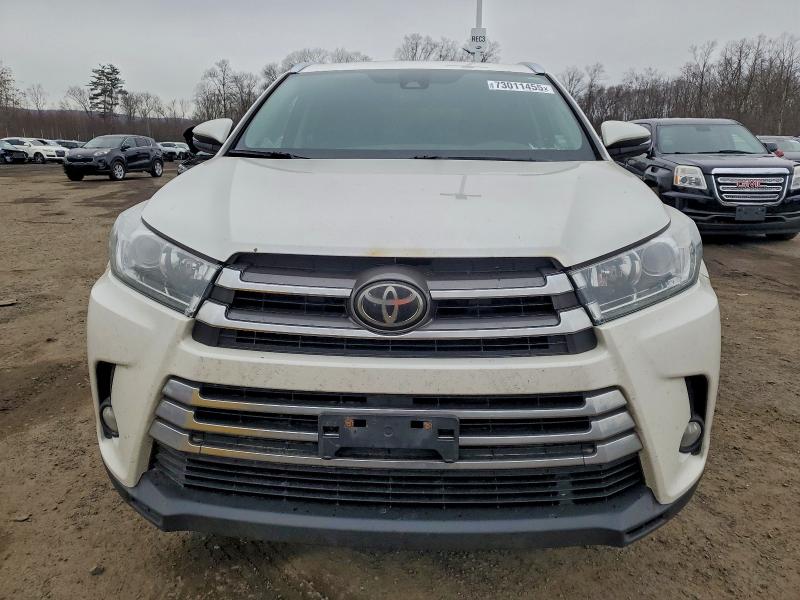 Фото 5 - TOYOTA HIGHLANDER