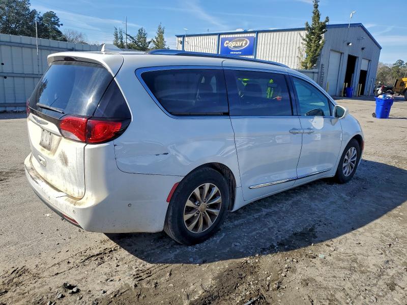 Фото 3 - CHRYSLER PACIFICA
