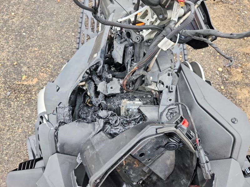 Фото 9 - SKI-DOO SNOWMOBILE