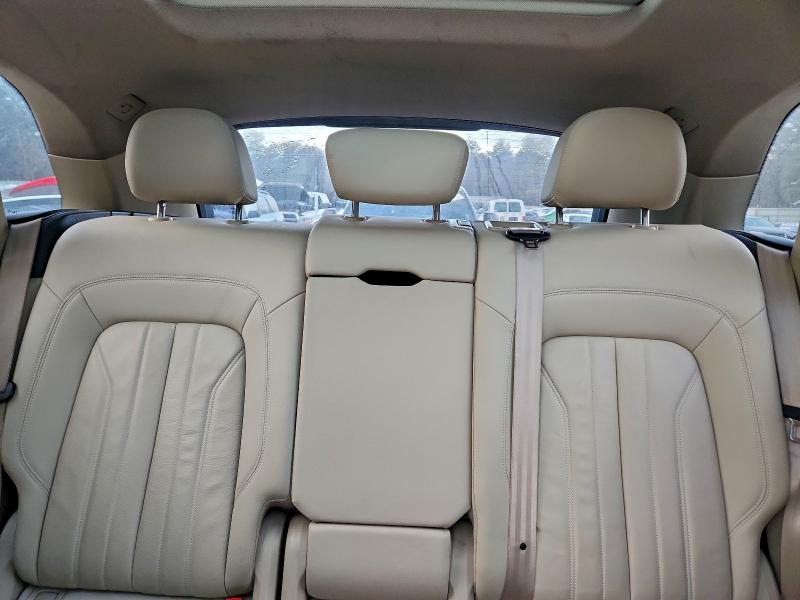 Фото 10 - AUDI Q5