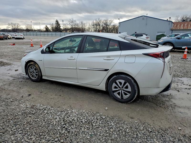 Фото 2 - TOYOTA PRIUS