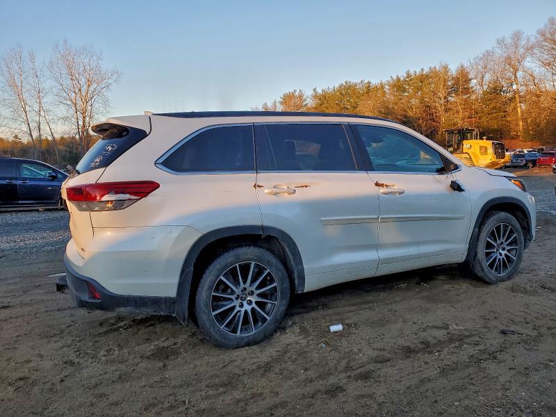 Фото 3 - TOYOTA HIGHLANDER