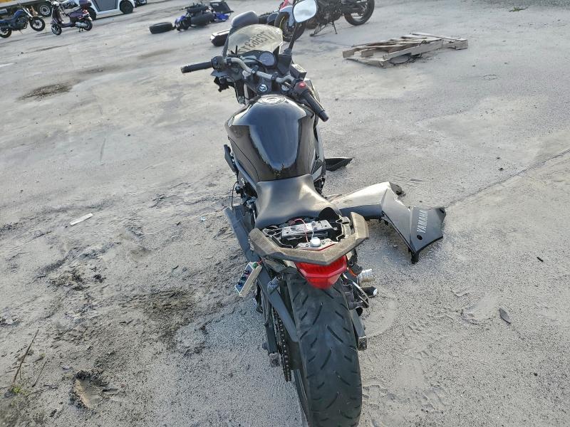 YAMAHA FZ600-800 2009
