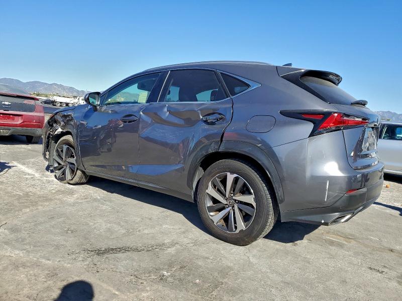 Фото 2 - LEXUS NX