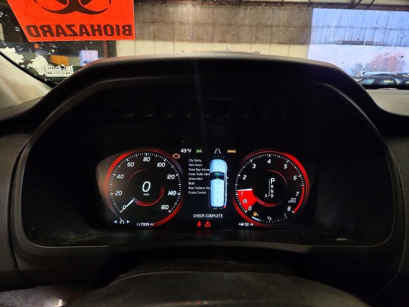 Фото 8 - VOLVO XC90