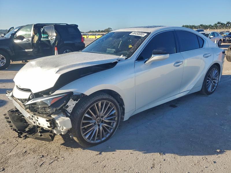 Фото 1 - LEXUS IS