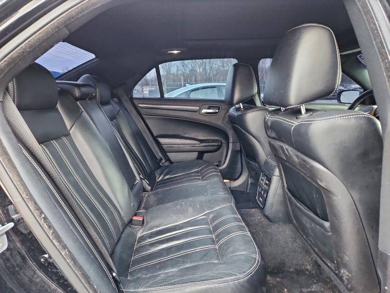 Фото 10 - CHRYSLER 300