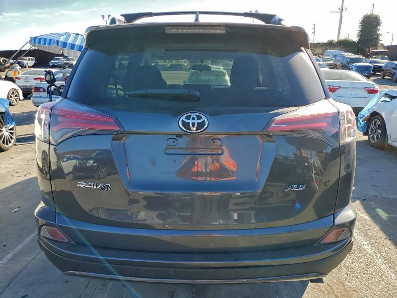 Фото 6 - TOYOTA RAV4