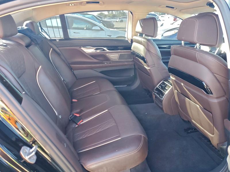 Фото 10 - BMW 7 SERIES