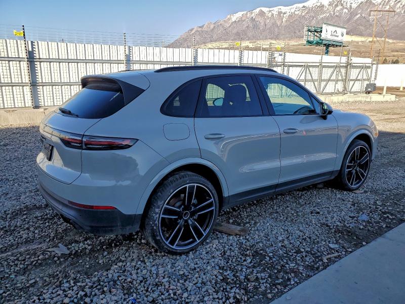 2021 PORSCHE CAYENNE