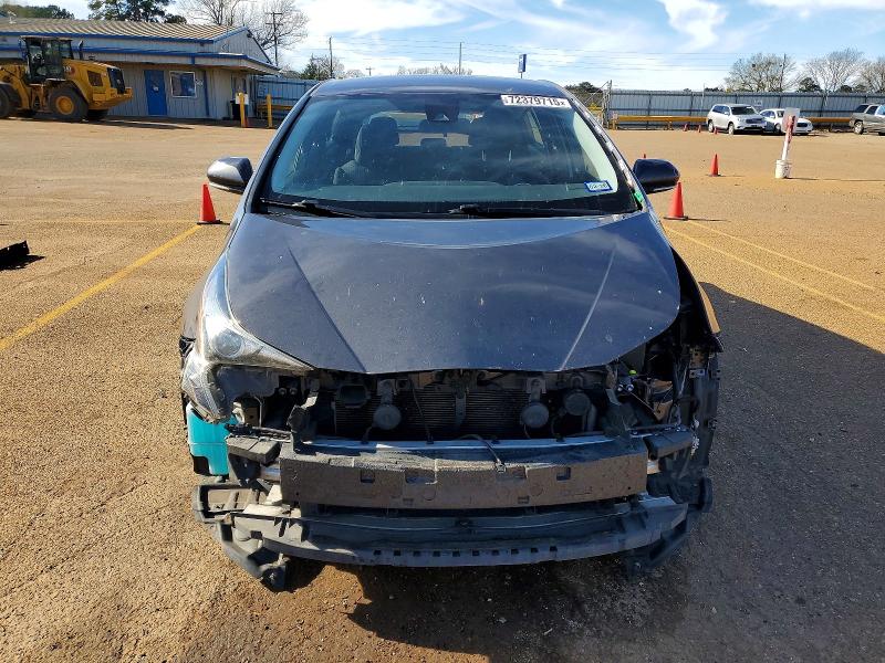 Фото 5 - TOYOTA PRIUS